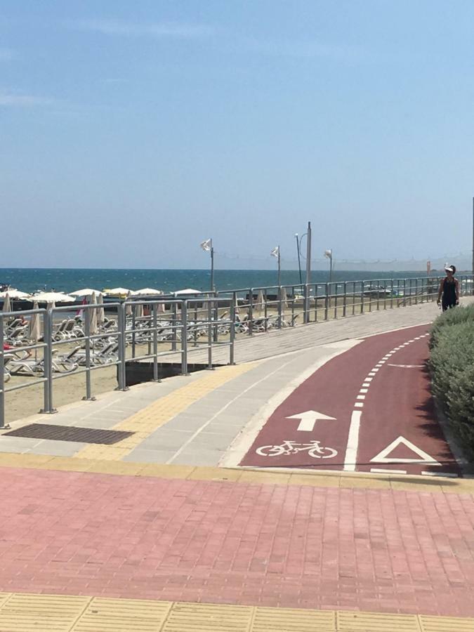 Larnaca Beach Apartment 44 外观 照片